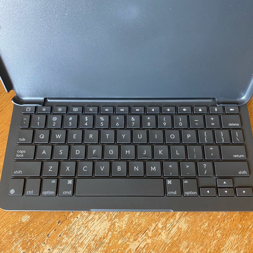 LogiTech IPad Air 3rd Generation Keyboard Case, SlimFolio